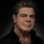 Gustavo Santaolalla en Tout nous sépare